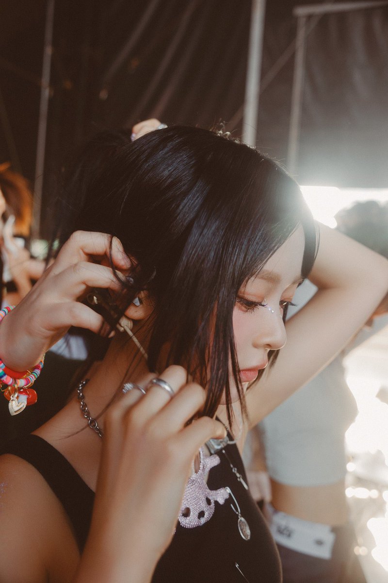 hanniphapm's tweet photo. ⋆ ˚｡⋆୨୧˚｡˚ ⋆ ; / Steals the spotlight at Lollapalooza backstage, making a stylish statement for Nylon Magazine! As the festival buzzes with excitement, we brings the fashion-forward flair to the forefront. The effortlessly cool and edgy designs captivate the crowd. https://t.co/yppLjnzAlq