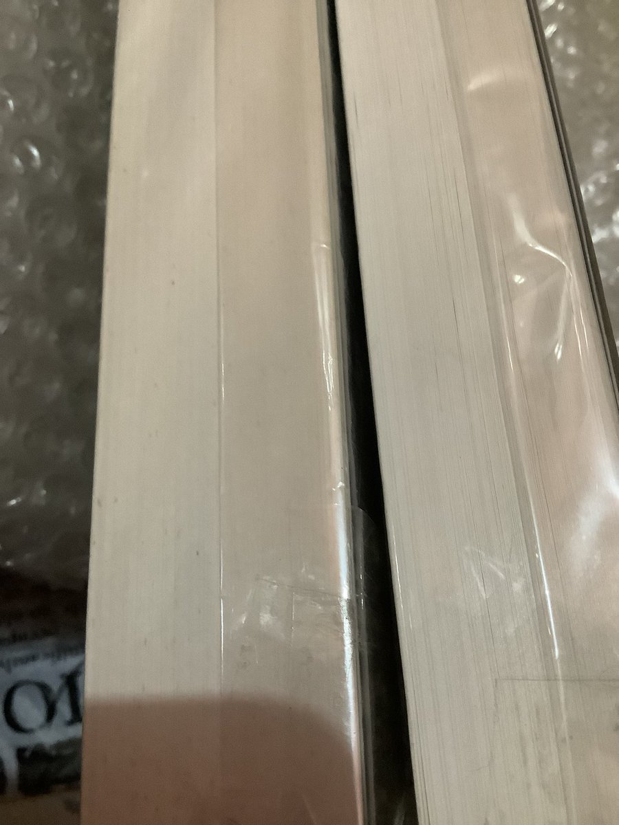 wendynutss's tweet photo. WTS CLS 5-6 
Costa Leona Series 5&amp;6
🏷₱2899
with bookmarks only https://t.co/WhchDXNVHx