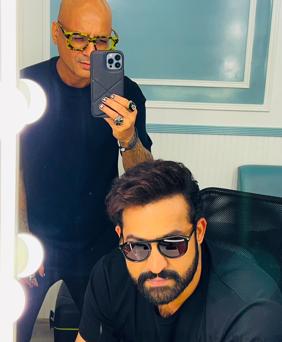 Had an amazing time yesterday doing hair for our Man Of Masses 👑 @tarak9999 🔥🔥🔥
🎥

It is always fun shooting with @jrntr .. I love his high-octane and positive energy 💥🔥❤️

#NTRJr
#manofmassesntr #ntrjr #actor #indianfimindustry #star #superstar #aalimhakim #hakimsaalim