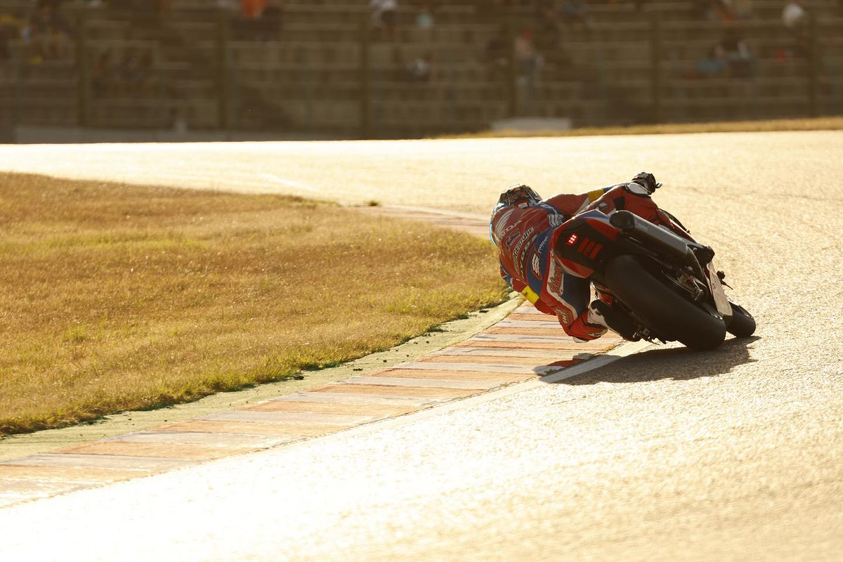 2023 SUZUKA 8h memories📷
#HONDA #HRC #AraiHelmet #HYOD #三木鉄工 #加藤建設 #ReCORE鍼灸接骨院 #日本郵便 #GOK #FIXFIT #alpinestars #Somelife #ANDWEAR #OAKLEY
#ogio_powersports_japan
facebook.com/groups/Takumi.…