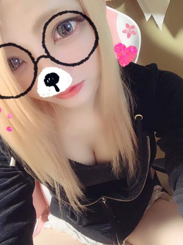 ３０代、戸籍上男性の姿です！
LGBT関係なく自分らしく生きようと
思ってます(　・ω・)

仲良くしてくれたら嬉しいです！

#男の娘 #女装 #ニューハーフ 
#ladyboy #男扮女装
#여장 #らぶりつから気になった人お迎え