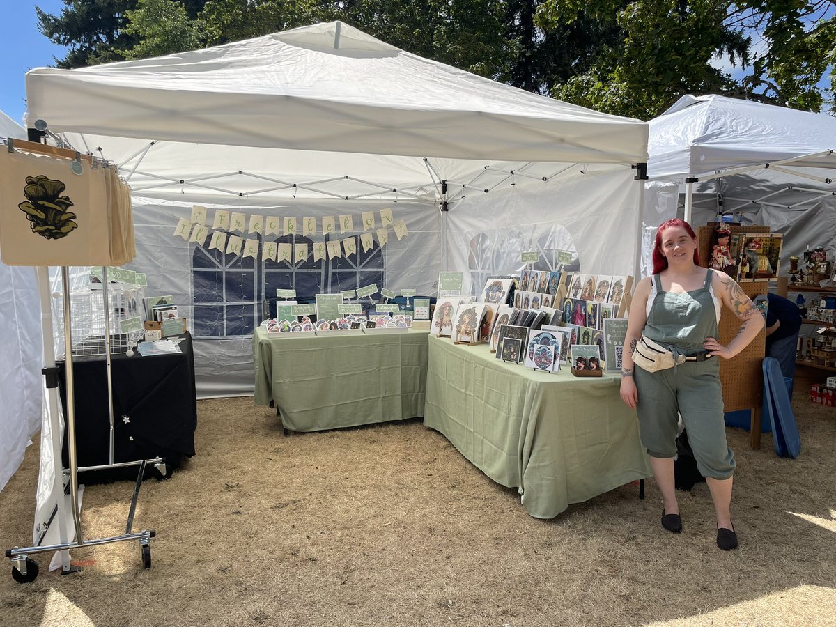 frecklefoxart's tweet photo. That’s a wrap at the Eatonville Arts &amp; Music Festival and my first ever public event! Thank you, sooooo much to everyone that came by and bought something or just had something nice to say! It really means the world to me!!
💚💚 #artfestival #SmallBusinesses #pnw #ArtistOnTwitter https://t.co/I0N20pE3c1