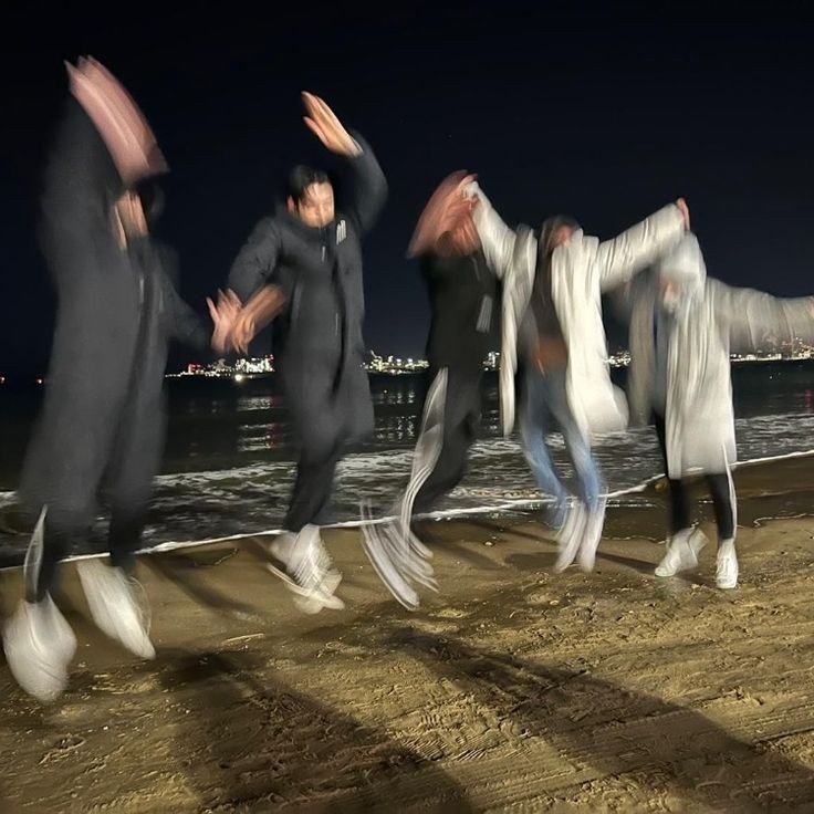 nmulvr's tweet image. [restarting]
hi! i'm not new to #studytwt #studyacc but i'm looking for more mutuals

about me: 
— call me andy
— '05L  (she/her)
— spa/eng tweets
— nursing student
— likes: kpop, anime n reading 

↺ / ♡ to be mutuals