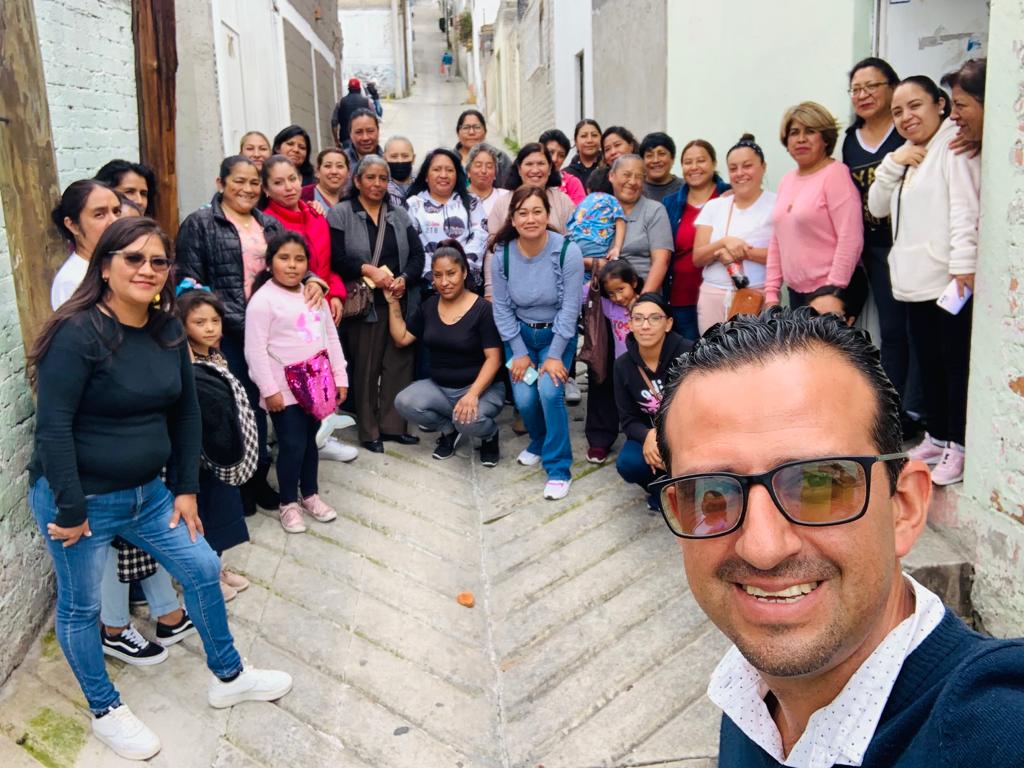 IrmaParedesArr2's tweet image. Porque juntas somos un gran equipo. Hacía delante y con todo. 
#Toluca
#AlfredoDelMazo 
#Distrito34