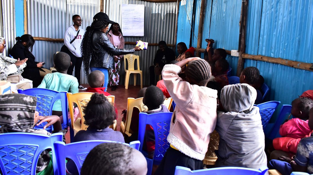 CrimeSiPoaKenya's tweet photo. Drugs &amp; Substance abuse continue to have negative effects on kids. It is important we continue to enlighten them on the dangers. Thanks to our partners from Jitambue Kisheria club at @StrathU &amp; Glorious Evangelical Church Ruiru 
#CommunityEngagement 
@StrathmoreLaw @SLSLawClinic https://t.co/eXcmNypc1d