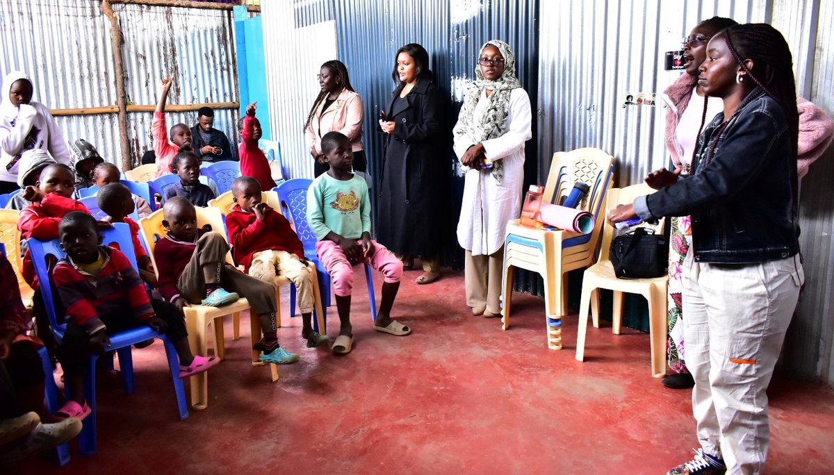 CrimeSiPoaKenya's tweet photo. Drugs &amp; Substance abuse continue to have negative effects on kids. It is important we continue to enlighten them on the dangers. Thanks to our partners from Jitambue Kisheria club at @StrathU &amp; Glorious Evangelical Church Ruiru 
#CommunityEngagement 
@StrathmoreLaw @SLSLawClinic https://t.co/eXcmNypc1d