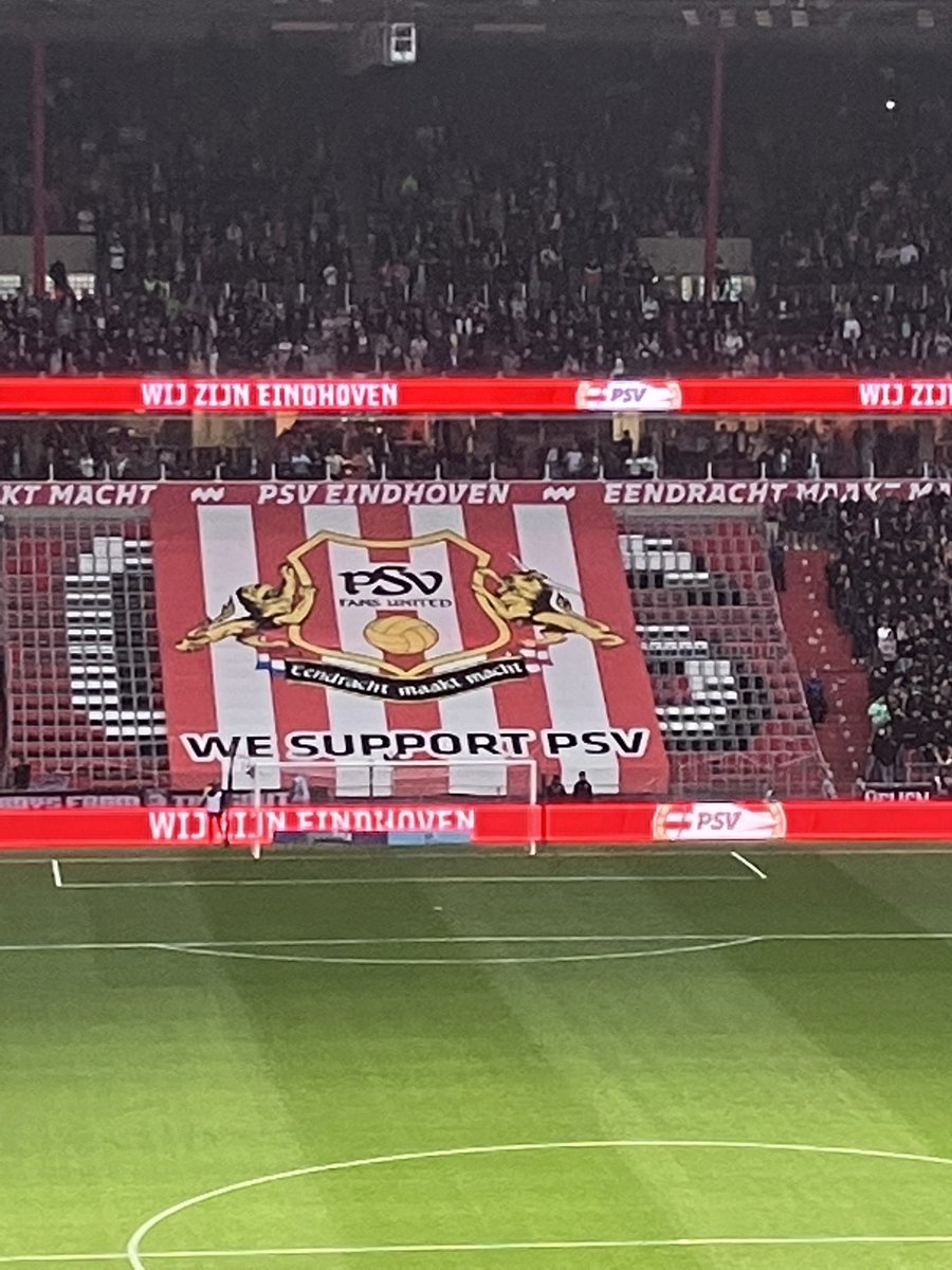 peters131's tweet photo. @Lineke_DvP @PSV @LuukdeJong9 Succes met Ajax dit jaar, hup PSV, was mooie wedstrijd https://t.co/rQ8bBASJM6