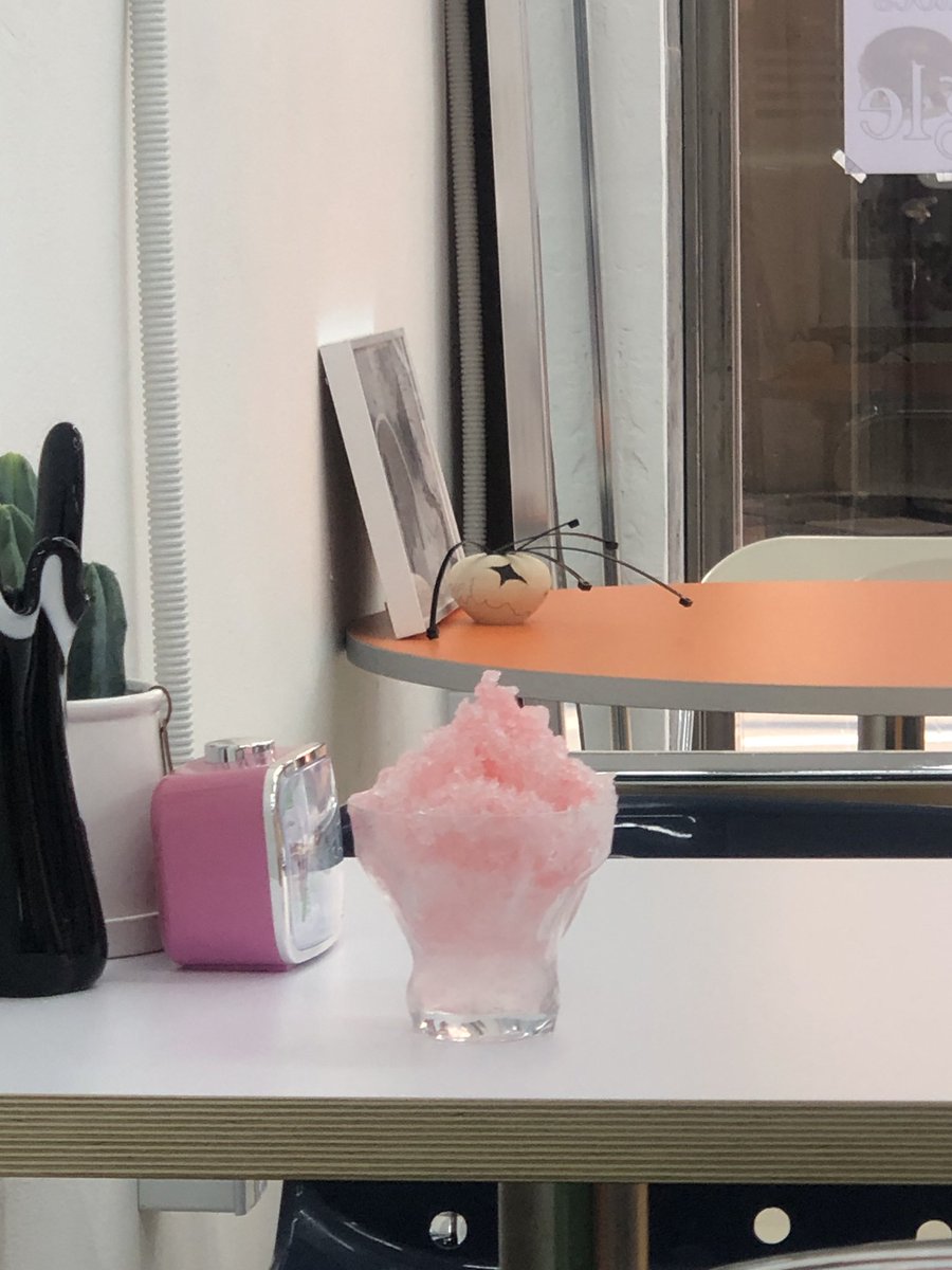 날도 덥고 힘든데 알티 이벤트 하려고 합니다! 당첨 되신 분은 광진구 자양로 19길 74 🗯️아킴🗯️에서 베이글 + 음료 2잔 세트를 편안하고 시원한 공간에서 즐기실 수 있도록 준비할 예정이에요. 후식으로 얼음 빙수까지! 기한은 이번 주 주말까지. 두 팀 추첨 통해 연락드릴게요, 많관부🫶🏻🍮