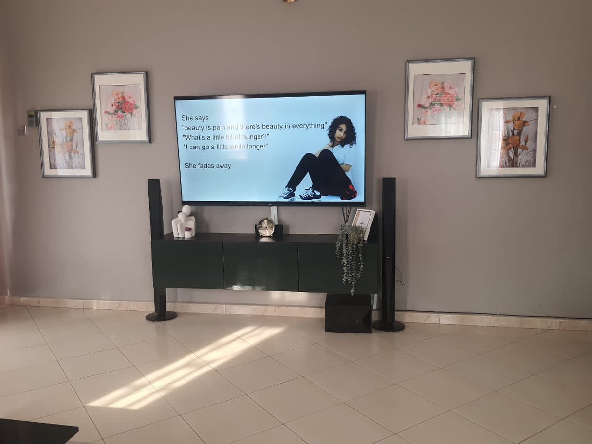 vber_store's tweet photo. Elegance 

Framing,
Installation by us 

+256705523522
+256782155141

#photoframing #photoframingkampala #art #framingartwork #framingart #artkampala #fineart #africanartist #africanartwork #uganda🇺🇬 #ugandanart https://t.co/LEwcXvGiNQ