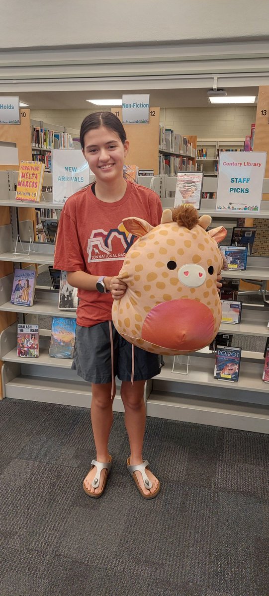 PhxLibrary's tweet image. Congratulations to Joy &amp;amp; Dakota, our Squishmallow Grand Prize Winners from #CenturyLibrary. You did a super job on the Summer Reading Game! ☀️📚❤️ #JustReadPPL #SummerReading #AllTogetherNow #PhoenixPublicLibrary