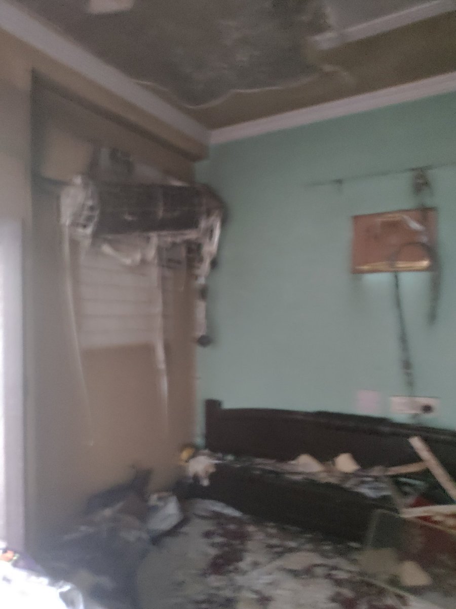 JitendraAM1977's tweet photo. @SafaVillage @pureevindia @jagograhakjago @MinOfPower @MHI_GoI Faulty Batteries are causin batteri blast at home; 
100 batteri blast incidents so far; my house burnt down by batteri blast;  
no response from company; they blocked me on twitter;  Fraud People; 
STOP Buying #PureEV https://t.co/wwch3epbvF