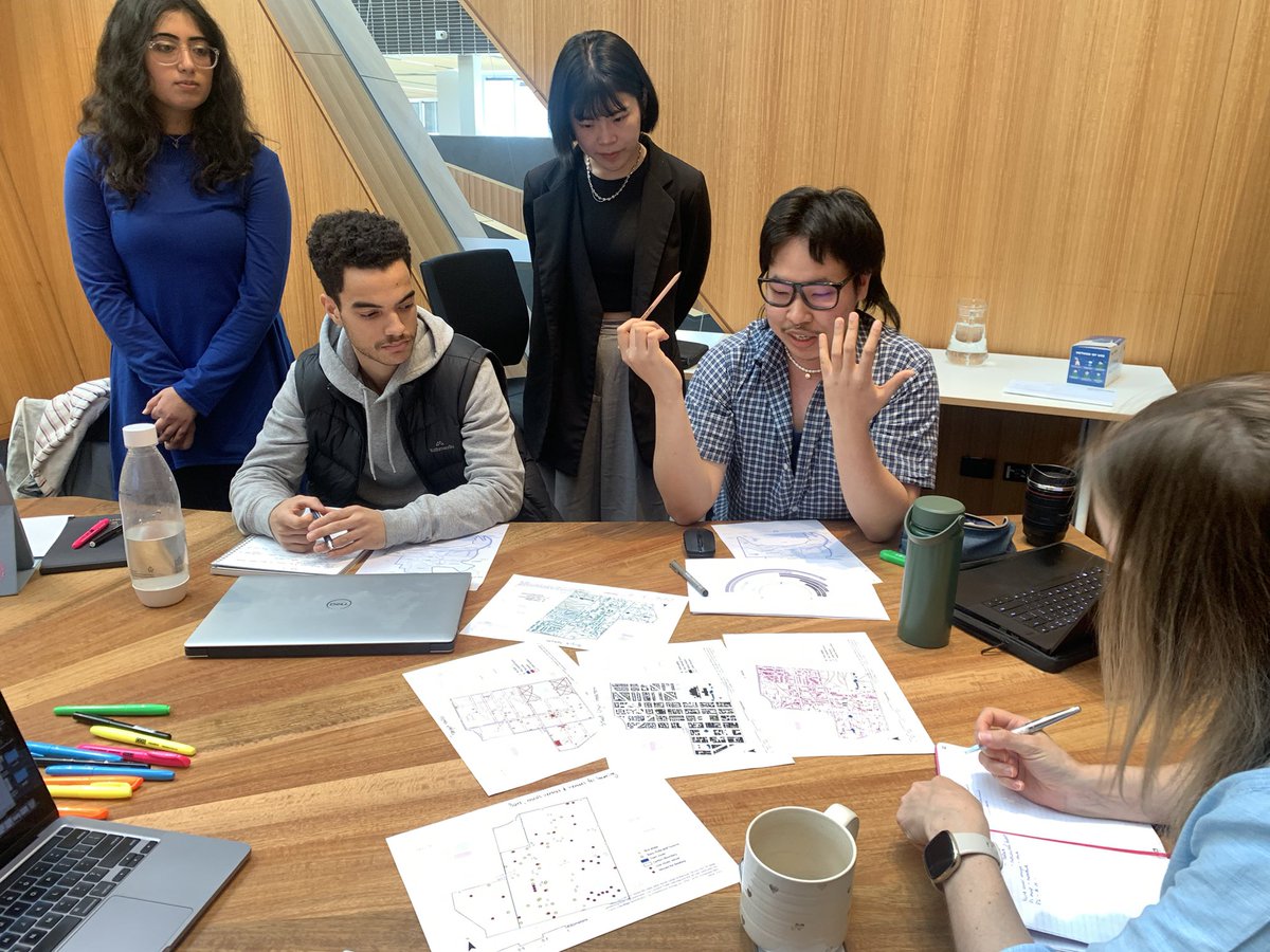 MicheleAcuto's tweet image. Great to be back into #StudioN for another semester, workshopping with @msdsocial students night time economy challenges for @networkedcities NightShift project 🌃🌠 at @cityofmelbourne