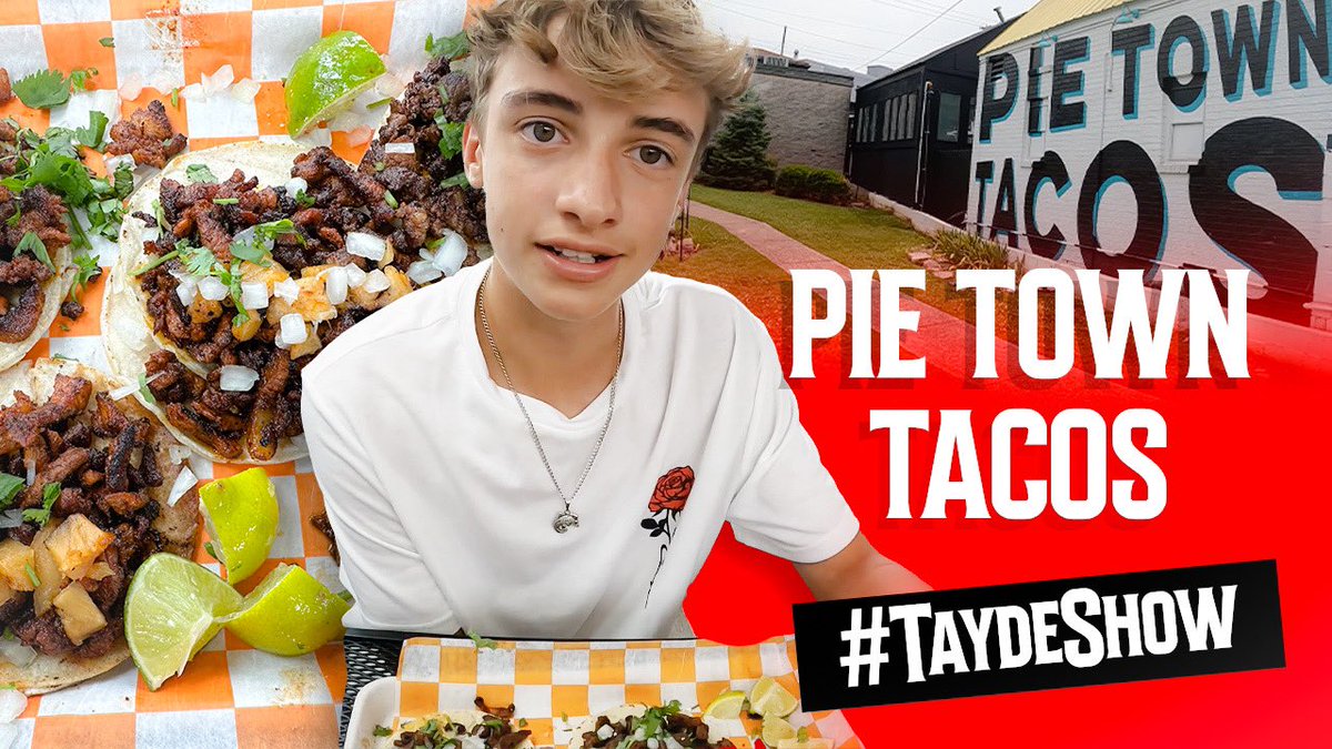 TaydeShow's tweet photo. I went to #Nashville to taste the Nashville Style Hot Chicken Taco at Pie Town Tacos https://t.co/EvtjVRr5Jc #tacos https://t.co/Iz2S6SXsLB