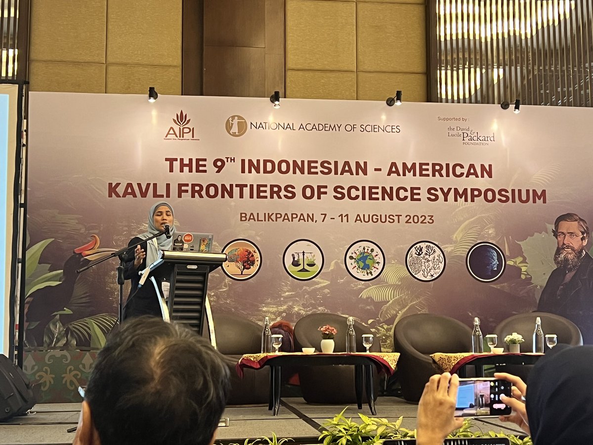 RR_Coleman's tweet photo. Learning from Dr. @TriesRazak that artificial reefs is an ineffective strategy to promote coral reefs in Indonesia at the 9th Indonesia-American Kavli Frontiers of Science Symposium #kavlifrontiers #kfos_balikpapan2023 #kfos_indonesi https://t.co/R0u2ChYLog