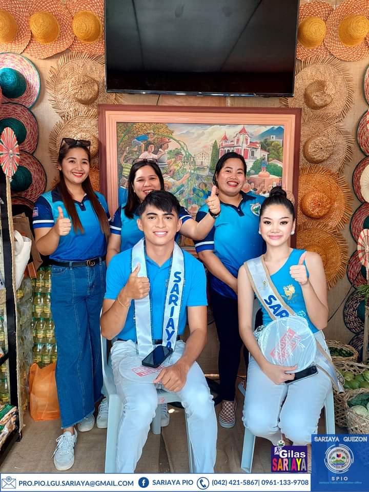SariayaQue's tweet photo. HALINA AT BISITAHIN ANG AGRI-TOURISM BOOTH NG SARIAYA! 

MASDAN | Bumisita sa Agri-Tourism Booth ang kinatawan ng Sariaya para sa Ginoo at Binibining Niyogyugan 2023 na sina Mark Angelo Rivero Allonah Mirasol. 

Tampok sa Agri-Tourism Booth ng maGilas na Bayan ng Sariaya https://t.co/F8UpSckSJx