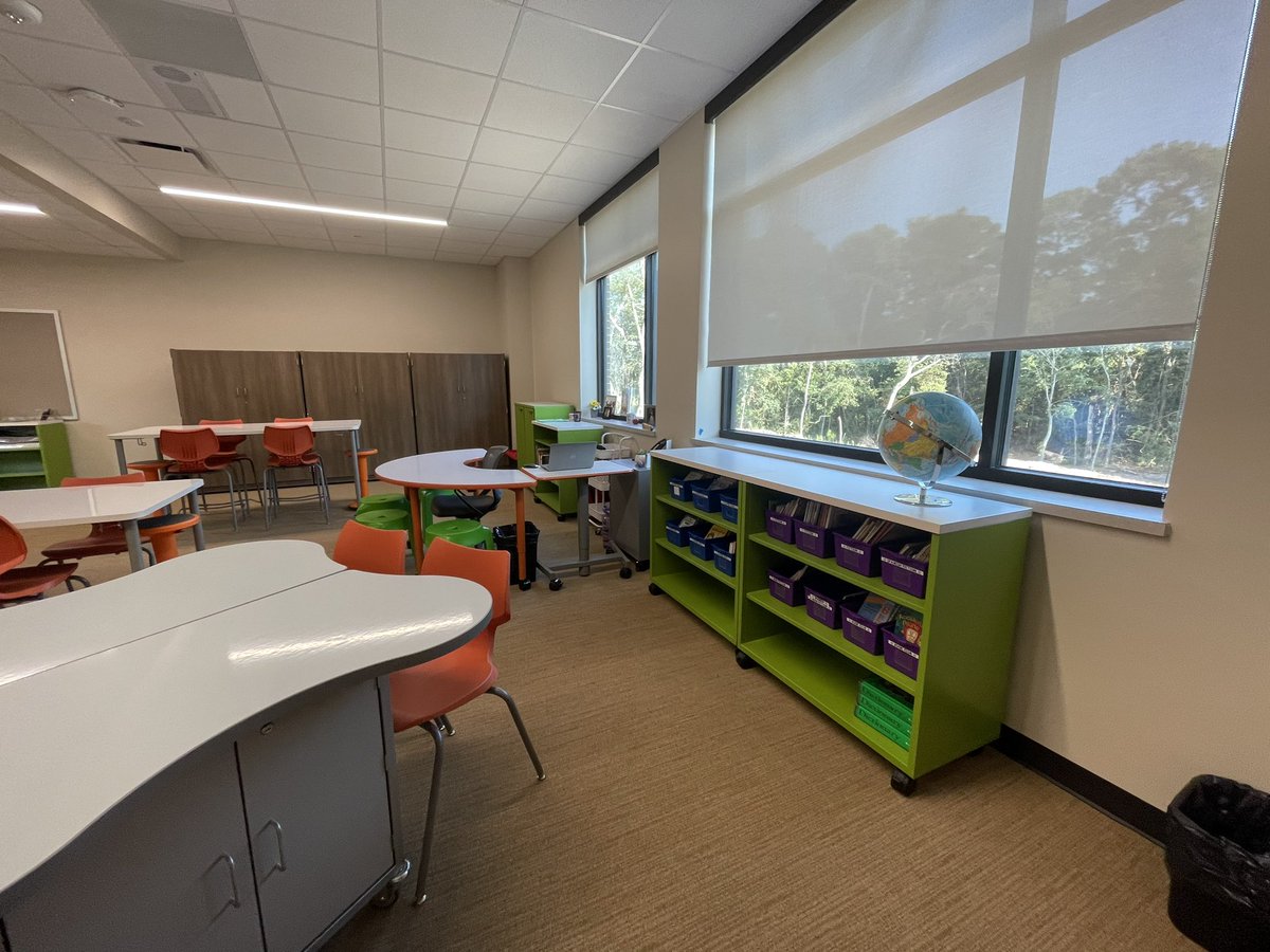 MsKSantini's tweet photo. I canโt wait to see my studentsโ faces when finally they get to see this AMAZING schoolโฆ and the best of all is that is OUR SCHOOL! ๐ #NorthBendElementary #ShineALight #SendItOn #FourthGrade @HumbleISD_NBE https://t.co/QKWwrYgn4K