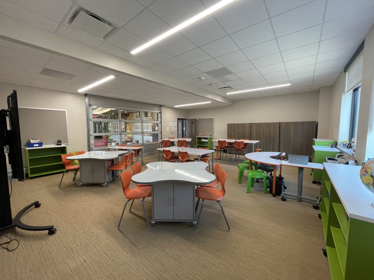 MsKSantini's tweet photo. I canโt wait to see my studentsโ faces when finally they get to see this AMAZING schoolโฆ and the best of all is that is OUR SCHOOL! ๐ #NorthBendElementary #ShineALight #SendItOn #FourthGrade @HumbleISD_NBE https://t.co/QKWwrYgn4K