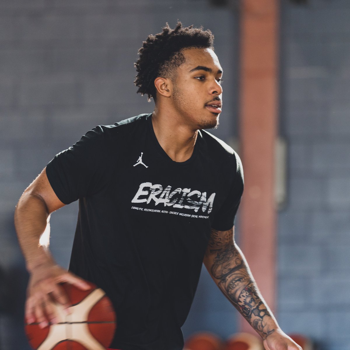 UHCougarMBK's tweet photo. Time for more photos from Australia by @lukebutler0
Check out our pics vs 🇦🇺
👀 📸 👀 – https://t.co/RnIS0kLdIC
#CoogsAbroad
#ForTheCity x @GoCoogs https://t.co/fzU5XcZHhB
