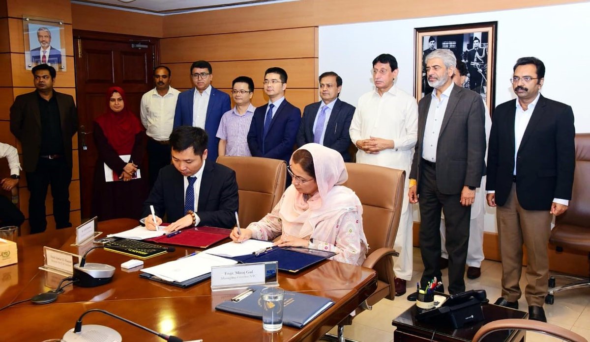 MoitOfficial's tweet photo. Federal Minister for IT &amp; Telecom Syed Amin Ul Haque witnessing signing of MoU between National Telecommunication Corporation (NTC) and Chinese company #Sunwalk in Islamabad.

#MOITT #SyedAminUlHaque #NTC https://t.co/Hz0ooJNW0V