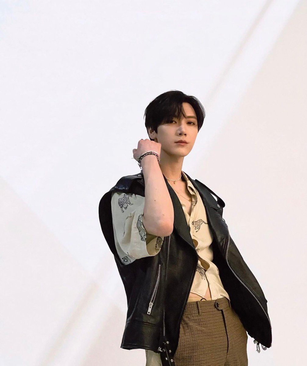rarune01's tweet photo. 【CELINEオススメアイテム】

NCTテン着用🇰🇷
CELINEコーディネート📸

#CELINE #nct #テン #ten #fashion
#ファッション #メンズファッション
#メンズコーデ #スタイリスト https://t.co/B9C3G8oPqH