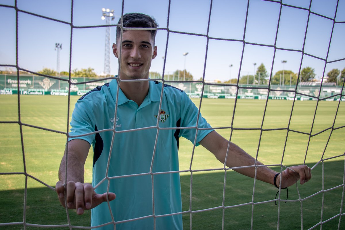 🎯🥅👀 

¡Entre ceja y ceja!

#VamosBetisDeportivo #CanteraBetis