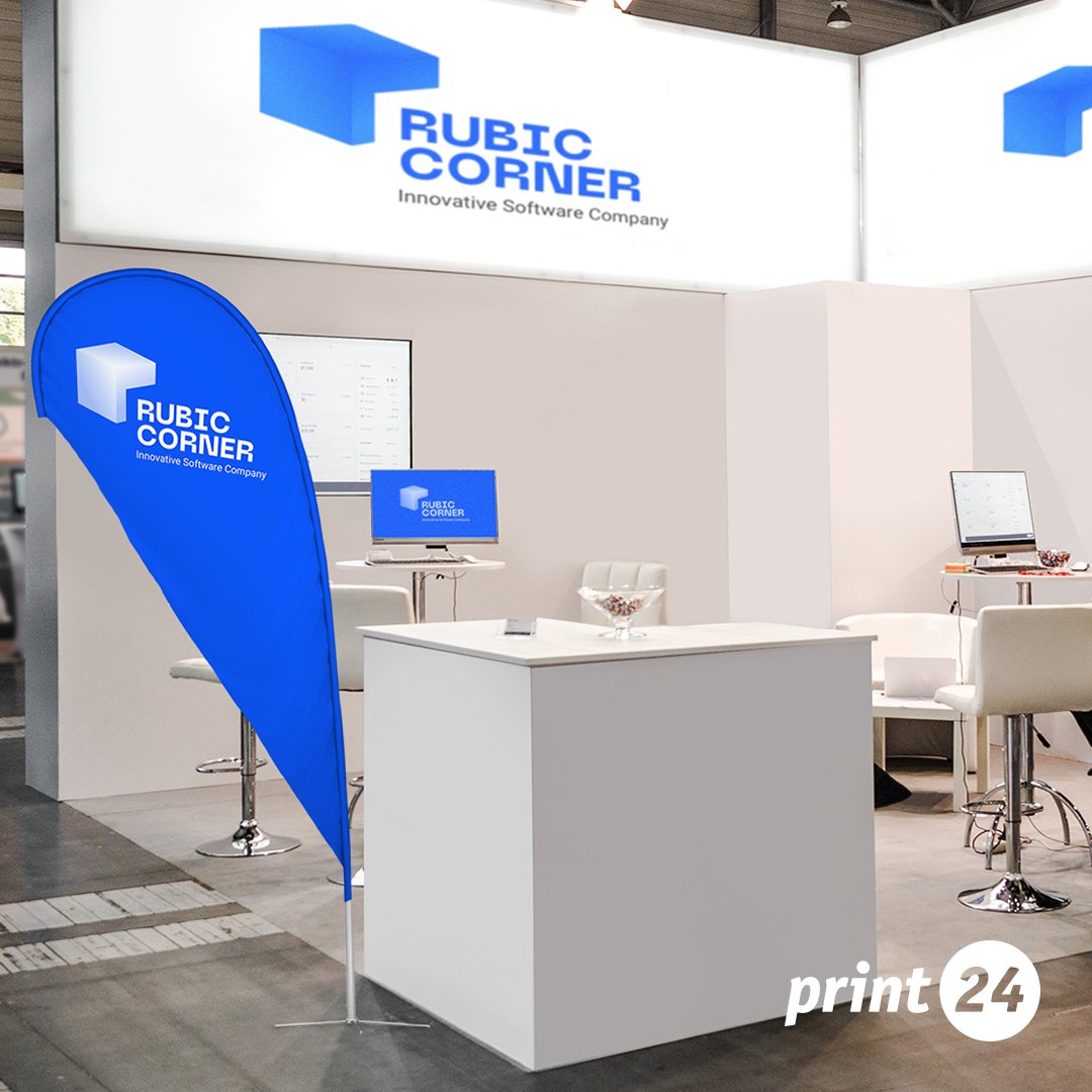 print24_at's tweet photo. Dein Logo als Eyecatcher? 👀
Mit unseren #BeachFlags auf jeden Fall! Bei print24 findest du verschiedene Größen und Formen zur Auswahl und kannst sie sogar komplett aufbaufertig bestellen.
Denn das nächste #Event kommt bestimmt! 💪 Mehr Infos: https://t.co/G6YTr7VJwC https://t.co/5TylABTjnY