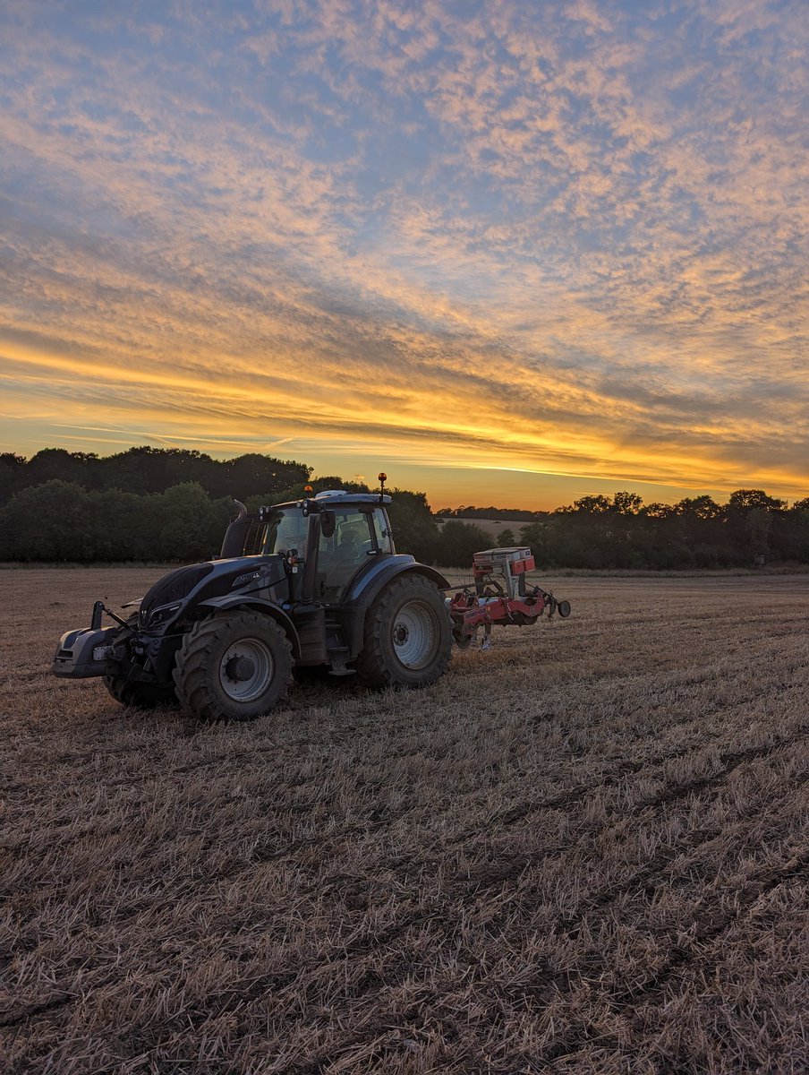 Mark Robinson (@farmboy1060) on Twitter photo 30 ha of OSR drilled and rolled with the <a href="/SumoUKLTD/">Sumo UK Ltd</a> GLS gone in lovely! Now onto the wheat Harvest! 30 ha of OSR drilled and rolled with the <a href="/SumoUKLTD/">Sumo UK Ltd</a> GLS gone in lovely! Now onto the wheat Harvest!