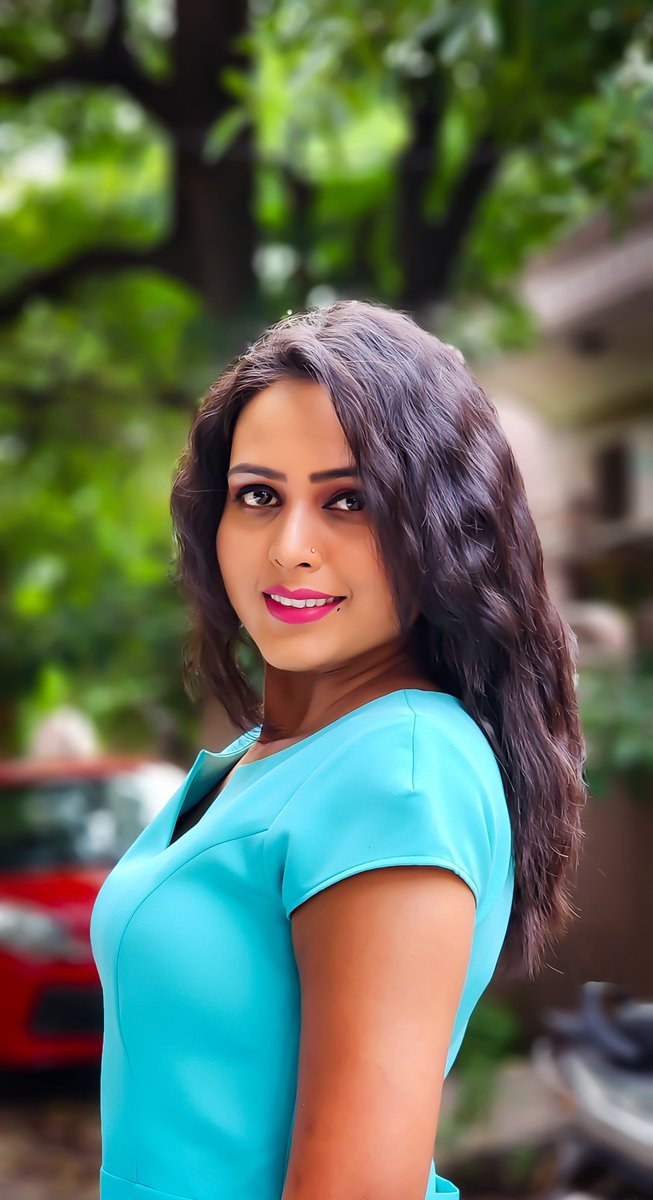 चलता रहूँगा पथ पर
चलने में माहिर बन जाऊँगा
डरूंगा नहीं तमाम तोहमतों से
या तो मंजिल मिल जायेगी या
अच्छा मुसाफ़िर बन जाऊंगा

- अज्ञात
