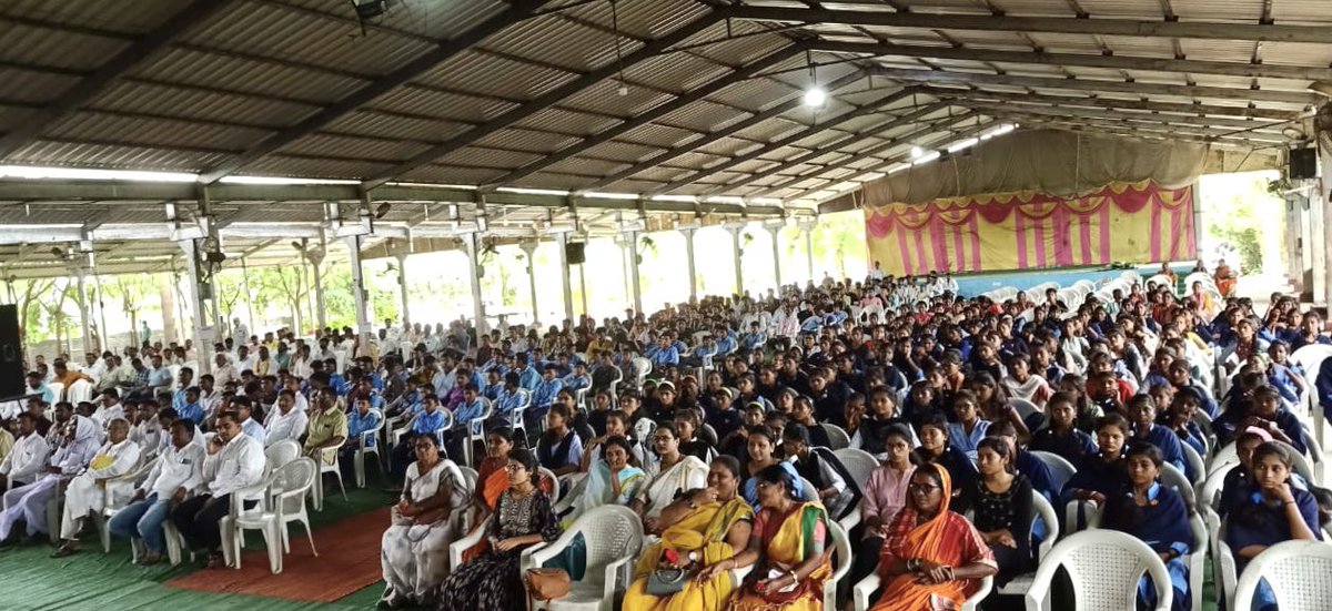InfoNanded's tweet photo. #जागतिक_आदिवासी_दिनानिमित्त आज #किनवट येथे एकात्मिक आदिवासी विकास प्रकल्प कार्यालयामार्फत आयोजित कार्यक्रमाचा शुभारंभ आ. भीमराव केराम यांच्या हस्ते मान्यवरांच्या उपस्थित झाला. @CMOMaharashtra @girishdmahajan @MahaDGIPR @PTI_News @DDSahyadri @collectornanded https://t.co/h7oR2ZPHGm