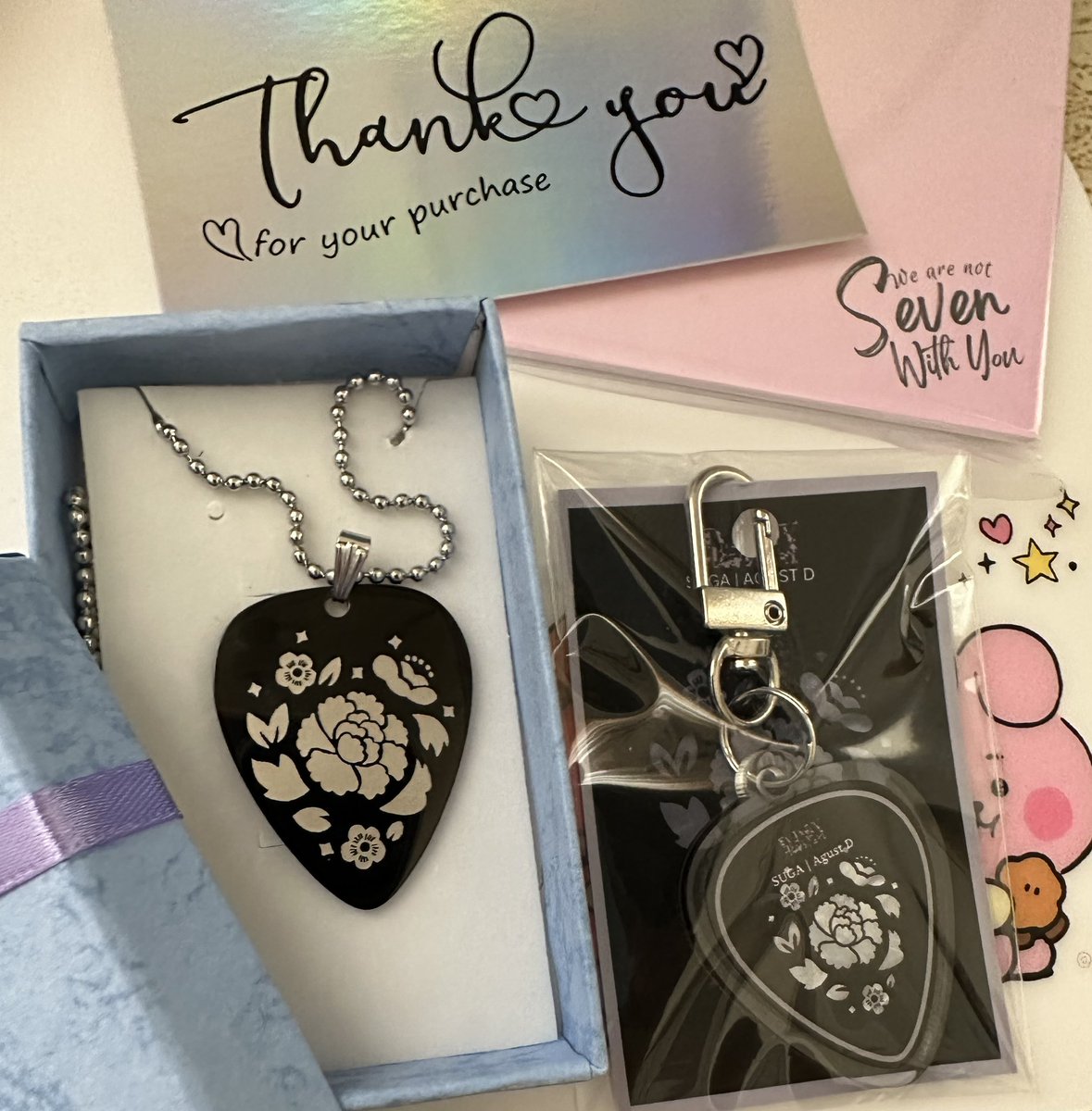 reikamaj's tweet photo. Few days ago, I lost hope in getting my hands on the guitar pick set. It was sold out & some are selling it for a very high price, so I ordered a fan made set. Look how pretty these are! I could wear them everyday! π Thank you @ipurplepurple_7 π
#maj_budols πΈ
#mkdfeedbacks https://t.co/6K3aqwyimi