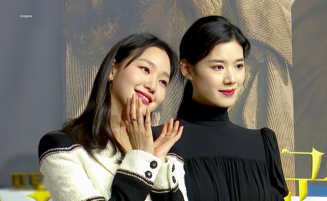 Danbal_er's tweet photo. 정은채 최근 필모들

더킹 정은채x김고은
안나 정은채x수지
파친코 정은채x김민하
new>> 정년이 정은채x김태리

미친 여자조합 때문에 머리가 아찔해짐 https://t.co/QkHy68Fsmv