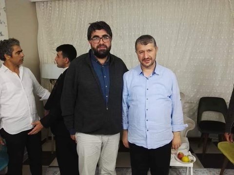 m_eminyildirim's tweet photo. İbrahim Yılmaz kardeşimiz Van’da gayret üzere yaşayan bir mümin idi. Biz onun imanına ve hizmetine şahidiz. Genç yaşında Rabbine yürüdü. Allah (cc) rahmet eylesin. Mekânı cennet, makamı alî olsun…
•
“Senin gidişinle çok mahzunuz İbrahim’im!” 
Yaralı yüreklerimiz senin ayrılığınla daha da yaralandı. Ama ne yapalım ki emir büyük yerden… Bize düşen sabır etmek ve senin için dua etmektir. Mevlâ ailene ve sevenlerine sabırlar ihsan etsin…