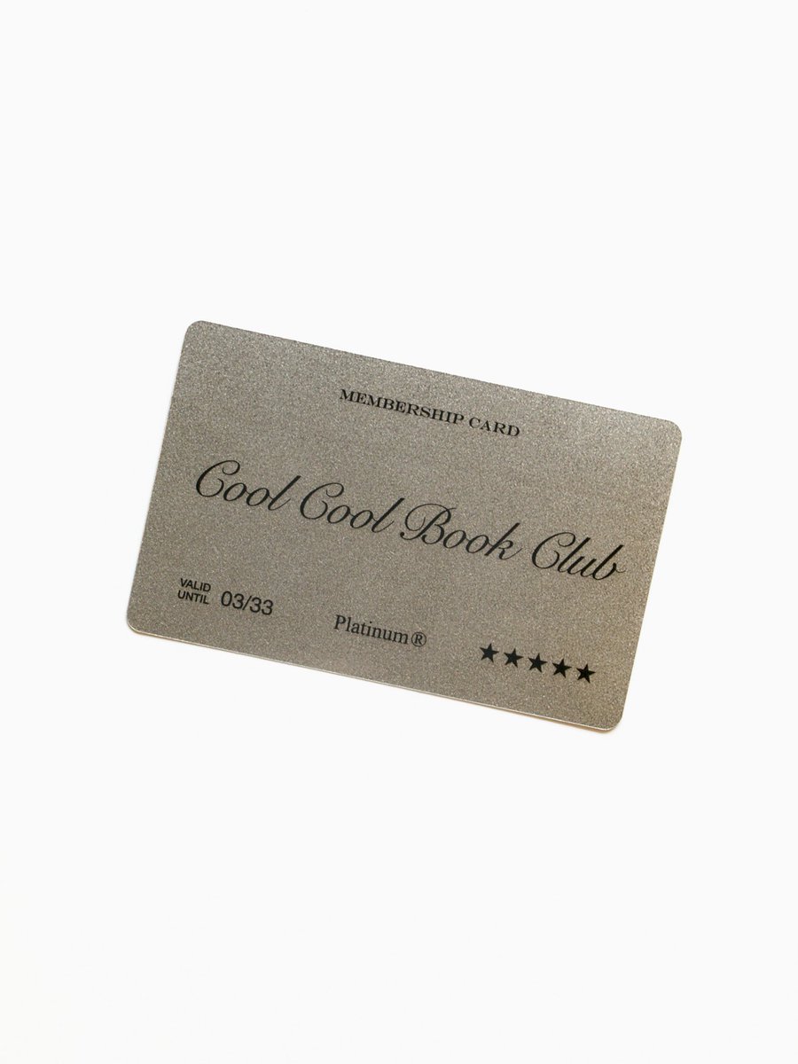 카드 모양을 띤 「쿨쿨북클럽 멤버쉽 카드」(불도저 | 3,000원) 책갈피가 다시 들어왔습니다. 책을 보다 종종 잠드신다면 당신도 쿨쿨북클럽의 플래티넘 회원입니다.