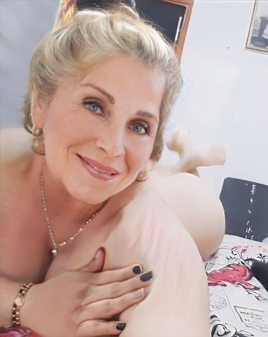 BKatyy64's tweet photo. Say “Hi” if I can send you here on twitterX or facebook inbox my private selfies? 😘 https://t.co/Hk1OuCsHcH