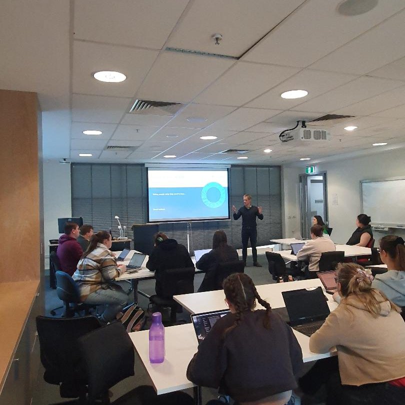 Excited for our new generation of UC Pharmacist Entrepreneurs! Thanks to Brent Jackson from UC Faculty of Business for equipping our Pharmacy students with the essential skills to ace their upcoming business proposal pitch! @UCFacultyHealth @UCBGL #futurepharmacist #UniCBR