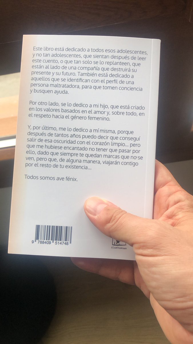 Alasediciones's tweet photo. Se nos agota la primera edición del cuento de la serpiente … ¿quieres ser uno de los tres últimos lectores que lo acoge en su biblioteca? Pídelo a alasediciones@gmail.com https://t.co/pPlGJEG37E