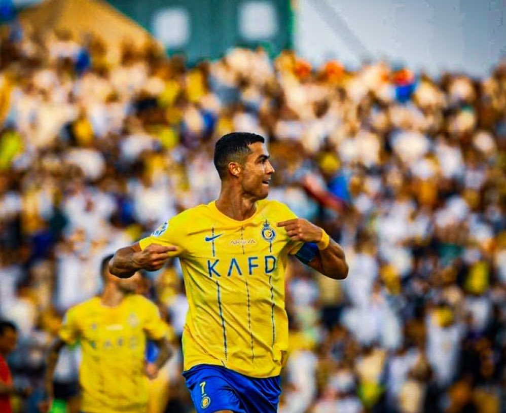 The GOAT plays football today ♥️ Ronaldo fans let's follow and hit the siuuuuu celebration 🤗