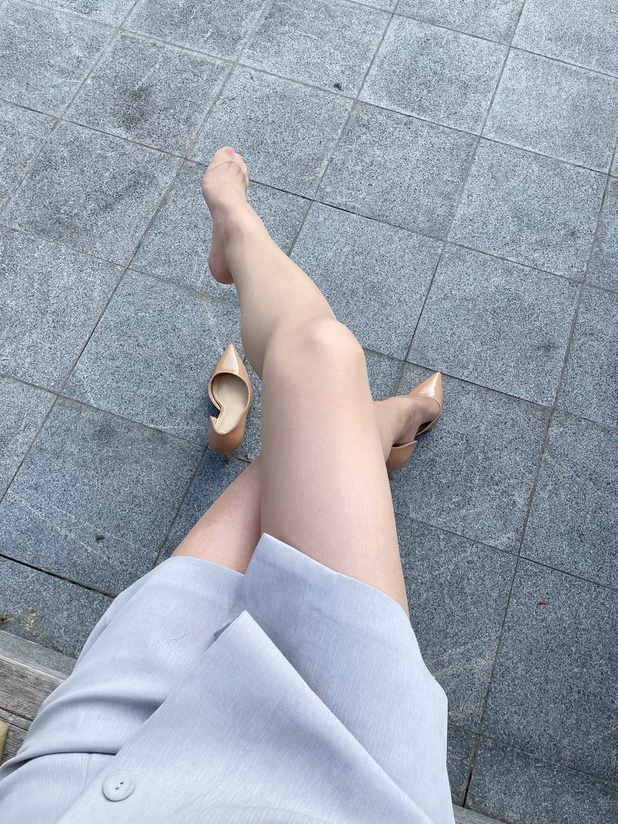 @limerencem 华尔街三双装，性价比很高，价格实惠，穿上身颜色很正，很有质感！ https://t.co/V3uizmfOs4