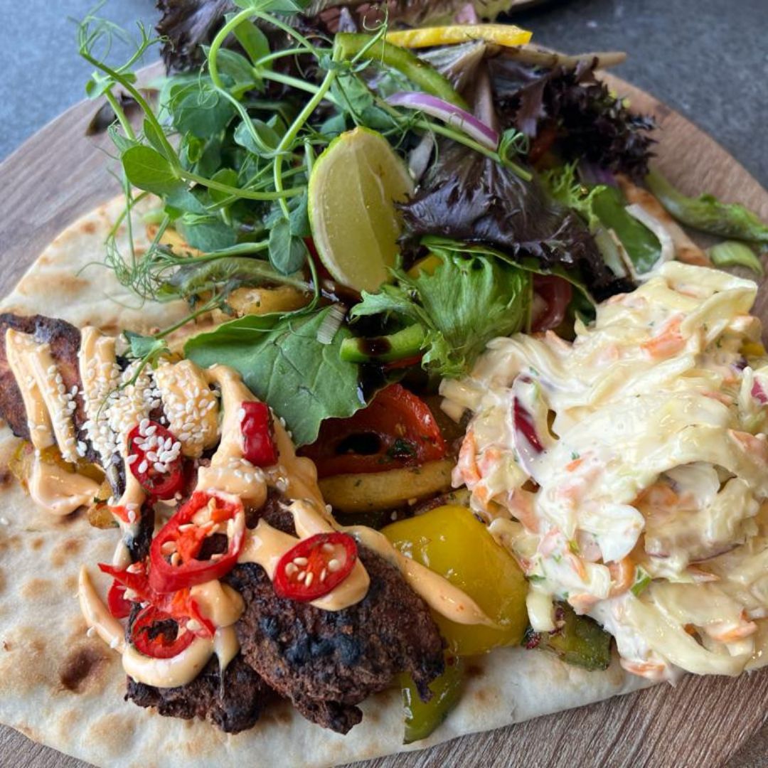 ViewTynemouth's tweet image. Check out these beauties... new Special Flatbreads Menu out now! 

Duck, Chicken, Beef, Halloumi or Grilled Veggies toppings to suit every taste bud and dietary requirement - which one is your favourite?

#flatbread #flatbreadmania #lunchideas #lunchwithaseaview #longsandsbeach
