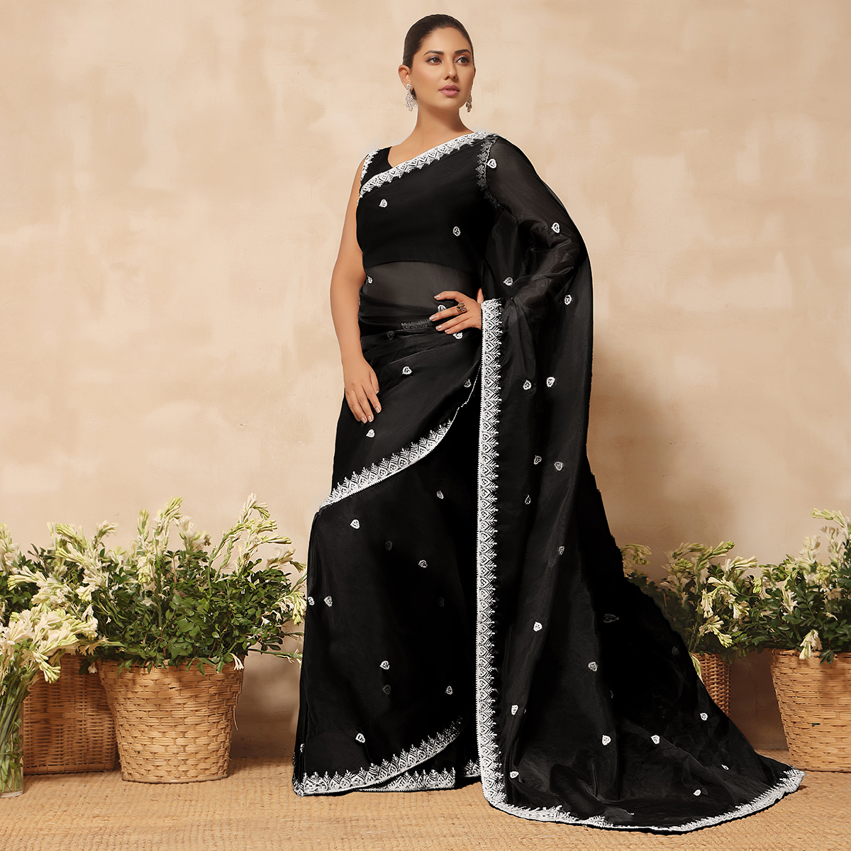 sanas_pk's tweet photo. Drape yourself this summer, in these classic solid sarees made in sheer organza and pastel hues having intricate aari work with embellishments.  Available in stores and Online.
https://t.co/RL72D7TrUL
#SANAS #saree #MakingOccasionsPerfect #traditional #fusion #pakistanidesigner https://t.co/URBE1IDvDP