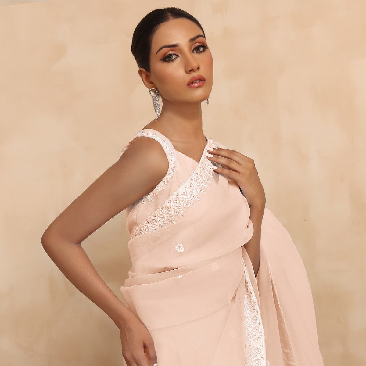 sanas_pk's tweet photo. Drape yourself this summer, in these classic solid sarees made in sheer organza and pastel hues having intricate aari work with embellishments.  Available in stores and Online.
https://t.co/RL72D7TrUL
#SANAS #saree #MakingOccasionsPerfect #traditional #fusion #pakistanidesigner https://t.co/URBE1IDvDP