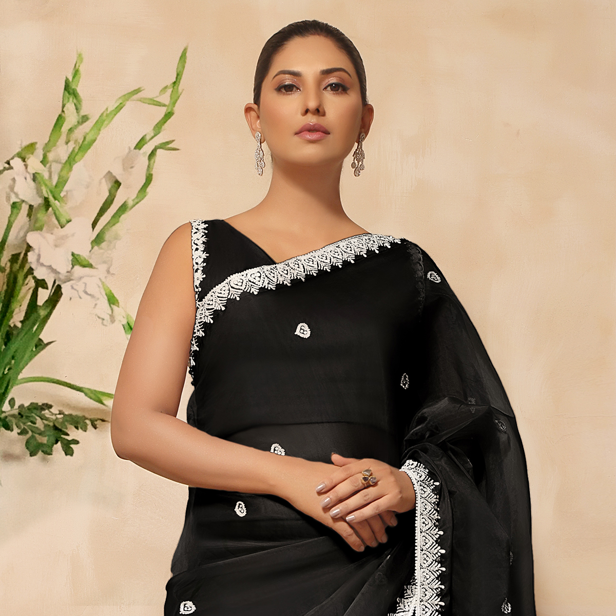 sanas_pk's tweet photo. Drape yourself this summer, in these classic solid sarees made in sheer organza and pastel hues having intricate aari work with embellishments.  Available in stores and Online.
https://t.co/RL72D7TrUL
#SANAS #saree #MakingOccasionsPerfect #traditional #fusion #pakistanidesigner https://t.co/URBE1IDvDP
