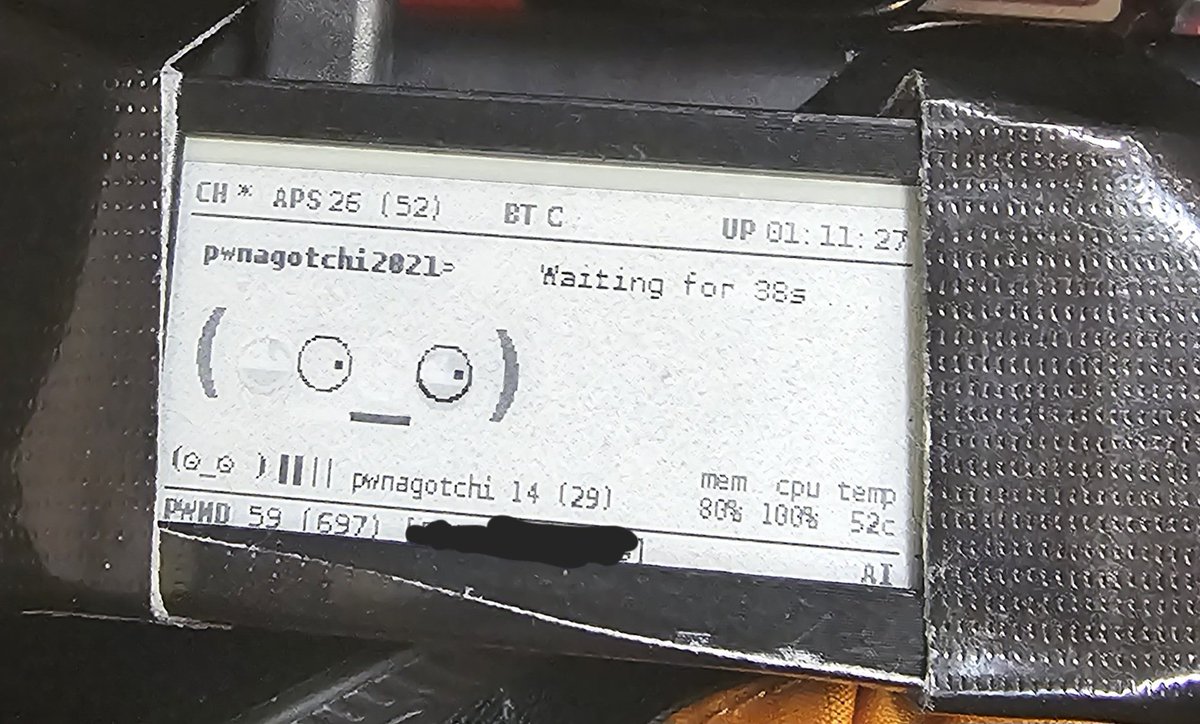 _AlexanderSong_'s tweet image. It made a friend today! #pwnagotchi
