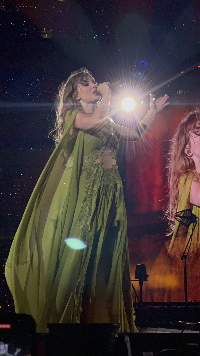 greatfolklore's tweet image. BABY 🤏💜🧚‍♀️  #LATSTheErasTour