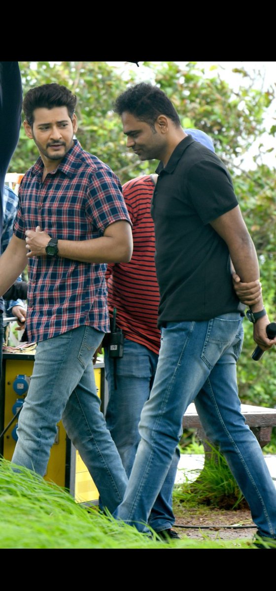 Happiest Birthday to my brother, The Superstar @urstrulyMahesh... Wishing You the Best of everything for an exciting year ahead Sir.. 🤗🤗
