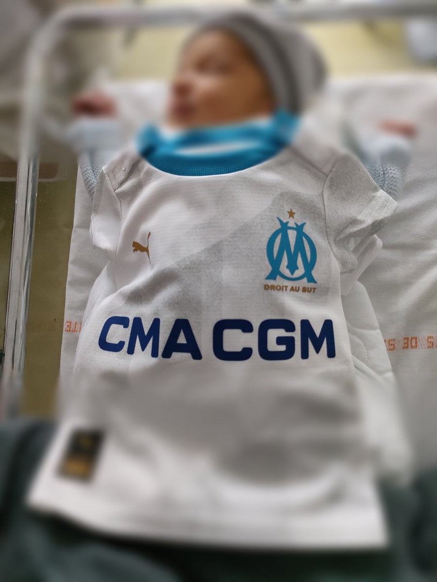 BriereRodolphe's tweet image. ACCORD DE PRINCIPE entre Aaron et l'Olympique de Marseille ! Un accord a été trouvé samedi 5 août à 19h41 pour l'arrivée du nouveau joueur de 47cm et 3kilos440, qui vivra ce soir son premier match sous les yeux émus de son papa. Tout le monde va bien 
#teamOM
