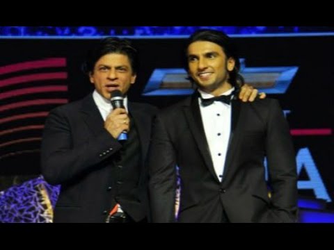 versatilefan's tweet photo. SRK has always been supportive of Ranveer.
Ranveer has big shoes to fill but he is one of the best actors we have. I am sure he will work hard to rise upto the challenge.
#TheNewDon #RanveerSingh https://t.co/NSlscIHE32