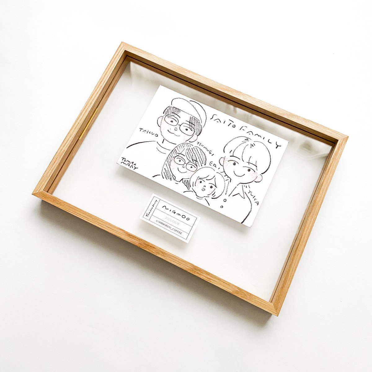 明後日の似顔絵はこんな感じでお渡しいたします。 +500円で額装が可能です。 枠空きまくっているのでよかったらどうぞ〜🥳  日時:2023年8月11日(金祝) 11:30~ 場所:蜃気楼珈琲 https://www.instagram.com/shinkirou_coffee/ 井の頭線 富士見ヶ丘駅徒歩2〜4分  