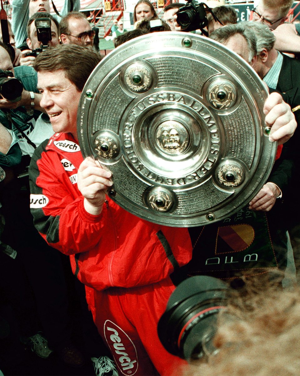 Trainer des sensationellsten Meisterteams der Bundesliga-Geschichte. Fast 350 Spiele für den #FCK auf und neben dem Platz. Absolute #Betze- und Fußball-Legende. 

Heute feierst Du Deinen 85. Geburtstag. Wir feien Dich nicht nur heute, Otto #Rehhagel!