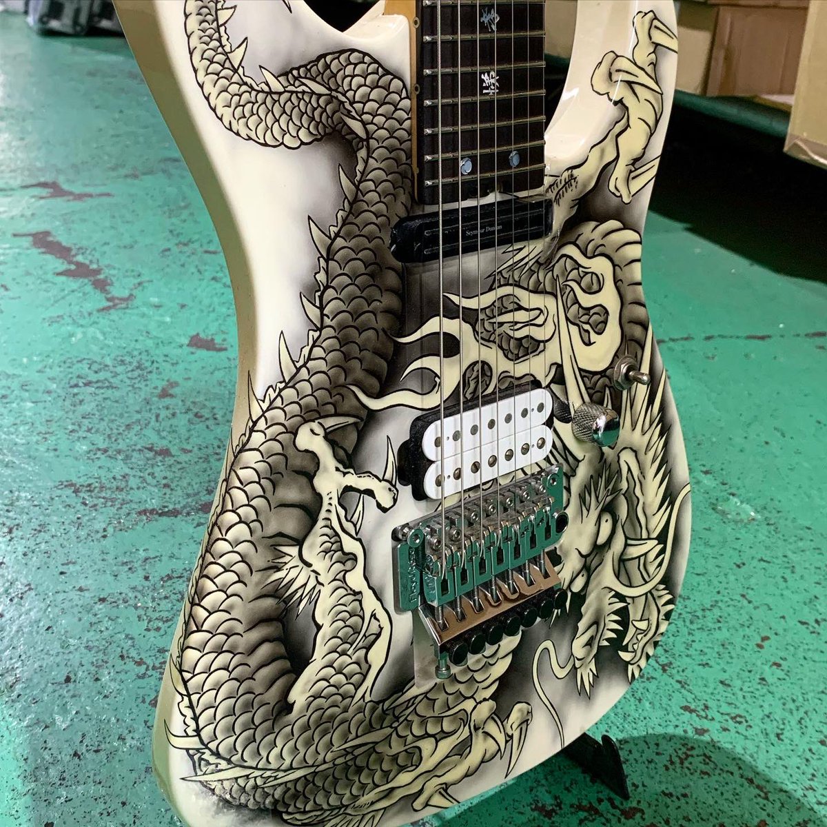 SCHECTER JAPANアーティスト 小林 信一氏 ご本人使用の7弦ギターの実機